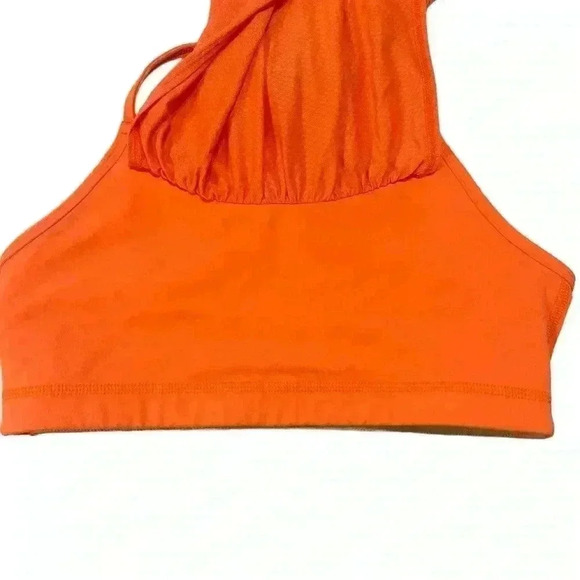 LuLuLemon Racer Back Tank with Built in Sports Bra - Picture 9 of 10